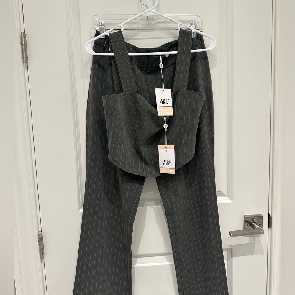 NWT tiger mist set
